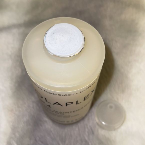 Olaplex No. 4 Bond Maintenance Shampoo - Picture 3 of 3